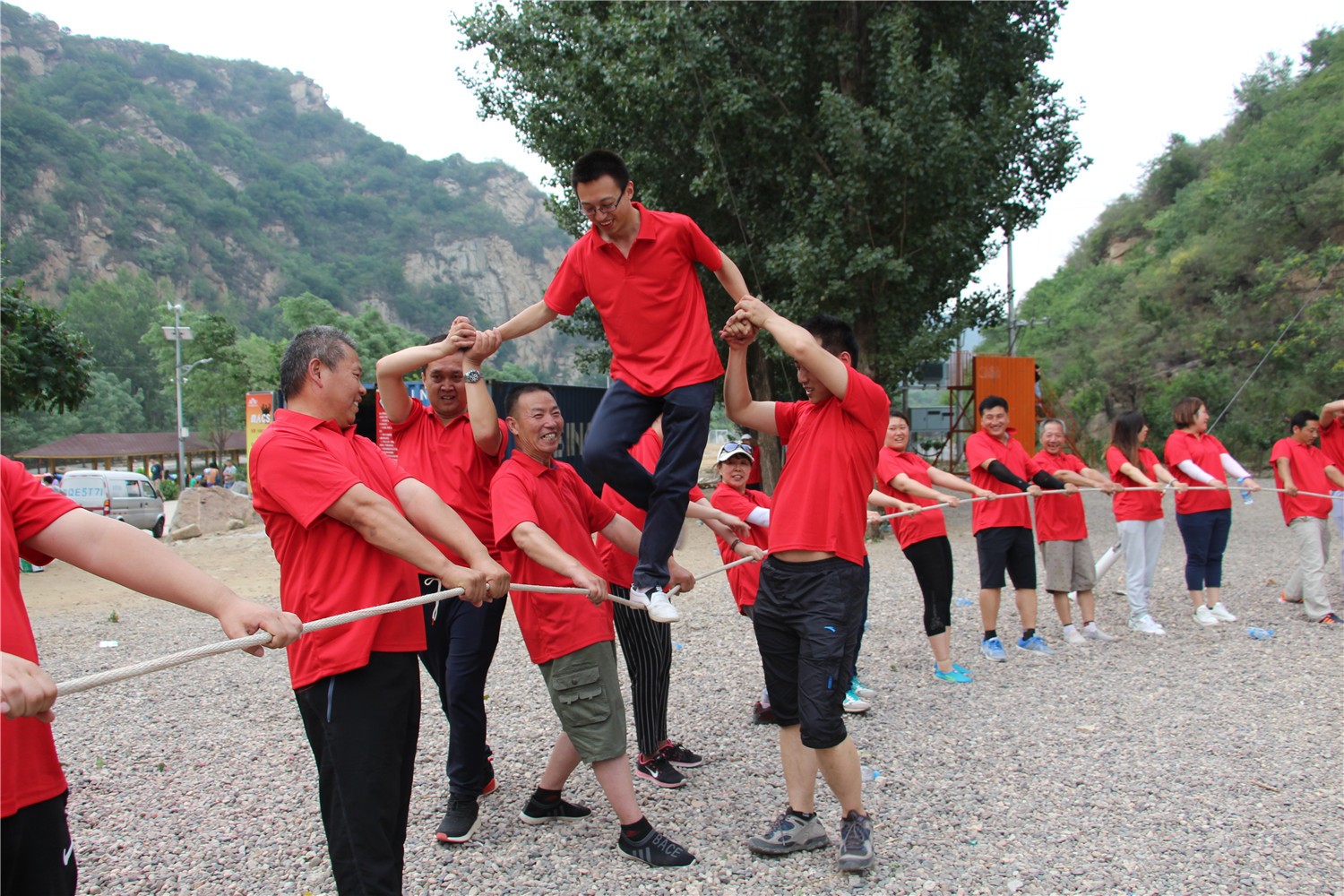 [上海太陽島拓展基地]-團隊凝聚力一日團建