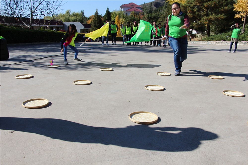 [延慶新華保險(xiǎn)培訓(xùn)中心]-場(chǎng)地拓展一日?qǐng)F(tuán)建